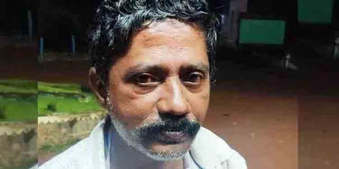 തുണിക്കടയില് മോഷണം നടത്താനുള്ള ശ്രമത്തിനിടയില് മോഷ്ടാവ് പിടിയില് തുണിക്കടയില് മോഷണം നടത്താനുള്ള ശ്രമത്തിനിടയില് മോഷ്ടാവ് പിടിയില്