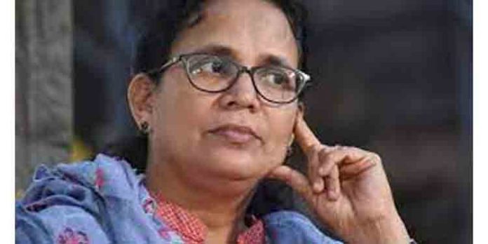 പിന്നില് സഖാക്കളായിരിക്കാമെന്നതില് തര്ക്കമില്ല ; ഭീഷണി കത്തില് ഭയന്നുപോകില്ലെന്ന് കെ കെ രമ പിന്നില് സഖാക്കളായിരിക്കാമെന്നതില് തര്ക്കമില്ല ; ഭീഷണി കത്തില് ഭയന്നുപോകില്ലെന്ന് കെ കെ രമ