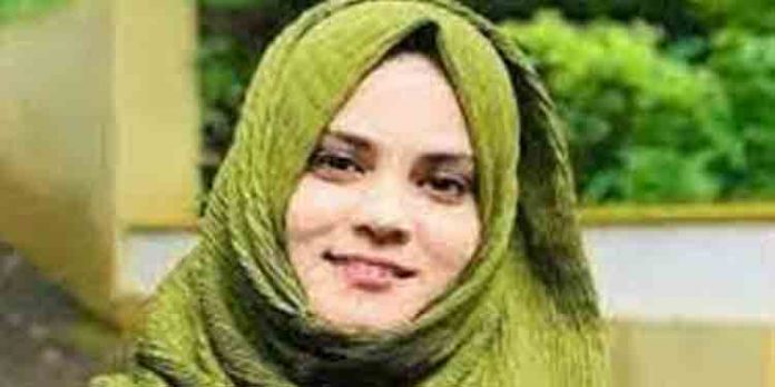 ഈ അല്പ്പന് ഇതല്ല ഇതിനപ്പുറവും ചെയ്യും ; മുന് മന്ത്രി കെ.ടി ജലീലിനെതിരെ ഫാത്തിമ തഹ്ലിയ ഈ അല്പ്പന് ഇതല്ല ഇതിനപ്പുറവും ചെയ്യും ; മുന് മന്ത്രി കെ.ടി ജലീലിനെതിരെ ഫാത്തിമ തഹ്ലിയ