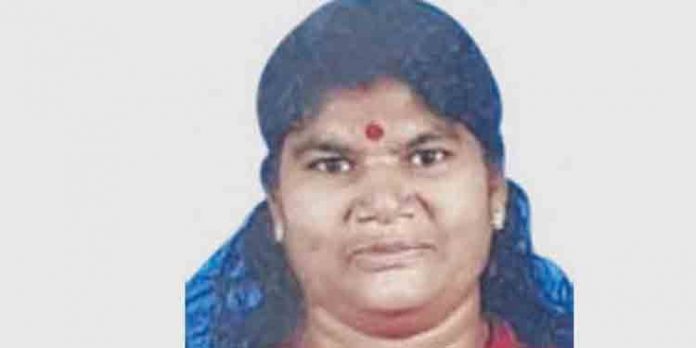 വാഹനാപകടത്തില് പരിക്കേറ്റ് ചികിത്സയിലായിരുന്ന വീട്ടമ്മ മരിച്ചു വാഹനാപകടത്തില് പരിക്കേറ്റ് ചികിത്സയിലായിരുന്ന വീട്ടമ്മ മരിച്ചു