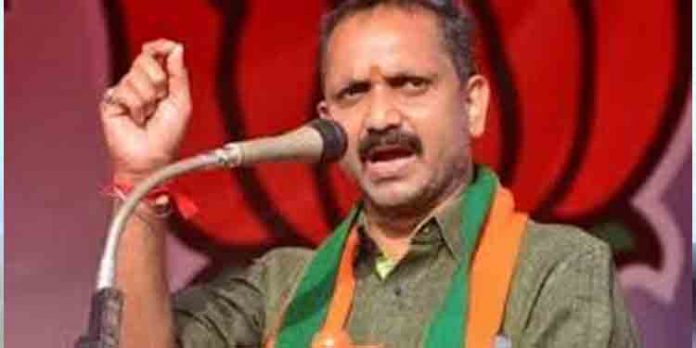 കെ.ടി ജലീലിന് എംഎല്എ സ്ഥാനത്തു തുടരാന് യോഗ്യതയില്ല : കെ.സുരേന്ദ്രന് കെ.ടി ജലീലിന് എംഎല്എ സ്ഥാനത്തു തുടരാന് യോഗ്യതയില്ല : കെ.സുരേന്ദ്രന്
