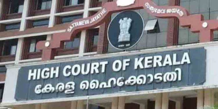 രഹസ്യമൊഴിയുടെ പകര്പ്പ് ആവശ്യപ്പെടാന് എന്തവകാശമെന്ന് സരിത എസ് നായരോട് ഹൈക്കോടതി രഹസ്യമൊഴിയുടെ പകര്പ്പ് ആവശ്യപ്പെടാന് എന്തവകാശമെന്ന് സരിത എസ് നായരോട് ഹൈക്കോടതി