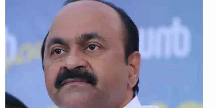 സോണിയാ ഗാന്ധി മാനസികമായി തളരുമെന്നും കോണ്ഗ്രസ് ഭയക്കുമെന്നും കരുതുന്നവര് വിഡ്ഢികളുടെ സ്വര്ഗത്തില് : വി.ഡി സതീശന് സോണിയാ ഗാന്ധി മാനസികമായി തളരുമെന്നും കോണ്ഗ്രസ് ഭയക്കുമെന്നും കരുതുന്നവര് വിഡ്ഢികളുടെ സ്വര്ഗത്തില് : വി.ഡി സതീശന്