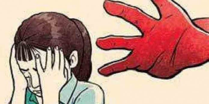 പത്താം ക്ലാസ് വിദ്യാര്ഥിനിയെ പീഡിപ്പിച്ച് ഗര്ഭിണിയാക്കി : പ്ലസ് ടു വിദ്യാര്ഥി അറസ്റ്റില് പത്താം ക്ലാസ് വിദ്യാര്ഥിനിയെ പീഡിപ്പിച്ച് ഗര്ഭിണിയാക്കി : പ്ലസ് ടു വിദ്യാര്ഥി അറസ്റ്റില്
