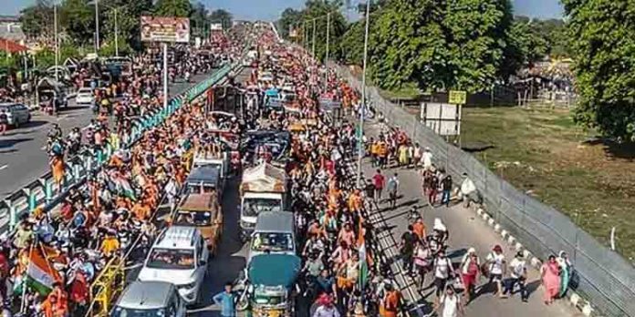 ബൈക്ക് മറികടന്നെന്ന് ആരോപിച്ച് കന്വാര് തീര്ഥാടകര് സൈനികനെ കൊലപ്പെടുത്തി ബൈക്ക് മറികടന്നെന്ന് ആരോപിച്ച് കന്വാര് തീര്ഥാടകര് സൈനികനെ കൊലപ്പെടുത്തി