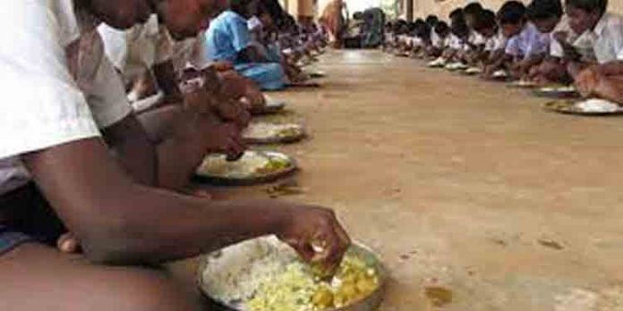 സ്കൂളുകളിലെ ഉച്ചഭക്ഷണ പദ്ധതി പ്രതിസന്ധിയിലേക്ക് സ്കൂളുകളിലെ ഉച്ചഭക്ഷണ പദ്ധതി പ്രതിസന്ധിയിലേക്ക്