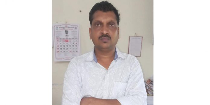 ഷെയർ മാർക്കറ്റിൽ പണം നിക്ഷേപിപ്പിച്ചശേഷം ലക്ഷങ്ങൾ തട്ടിയ കേസിൽ മുഖ്യപ്രതി പിടിയിൽ ഷെയർ മാർക്കറ്റിൽ പണം നിക്ഷേപിപ്പിച്ചശേഷം ലക്ഷങ്ങൾ തട്ടിയ കേസിൽ മുഖ്യപ്രതി പിടിയിൽ