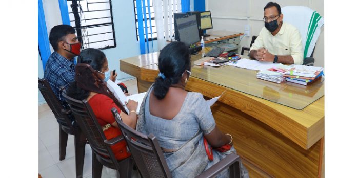 ഇലന്തൂര് ഗവൺമെൻറ് കോളേജ് : സ്ഥലം ഏറ്റെടുക്കുന്നത് വേഗത്തിലാക്കും ; താല്ക്കാലിക കെട്ടിടം നിര്മ്മിക്കും ഇലന്തൂര് ഗവൺമെൻറ് കോളേജ് : സ്ഥലം ഏറ്റെടുക്കുന്നത് വേഗത്തിലാക്കും ; താല്ക്കാലിക കെട്ടിടം നിര്മ്മിക്കും