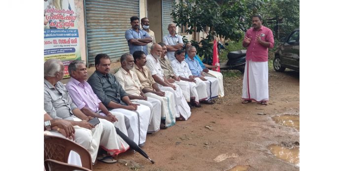 ക്ഷീരകർഷക പ്രതിഷേധ കൂട്ടായ്മ സംഘടിപ്പിച്ചു ക്ഷീരകർഷക പ്രതിഷേധ കൂട്ടായ്മ സംഘടിപ്പിച്ചു