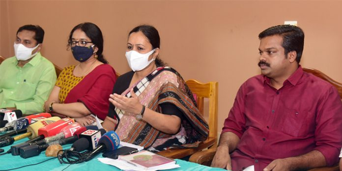 കോന്നി മെഡിക്കല് കോളേജ് പൂര്ണതോതില് പ്രവര്ത്തന സജ്ജമാക്കുന്നതിന് ഇടപെടല് നടത്തുന്നു : മന്ത്രി വീണാ ജോര്ജ് കോന്നി മെഡിക്കല് കോളേജ് പൂര്ണതോതില് പ്രവര്ത്തന സജ്ജമാക്കുന്നതിന് ഇടപെടല് നടത്തുന്നു : മന്ത്രി വീണാ ജോര്ജ്