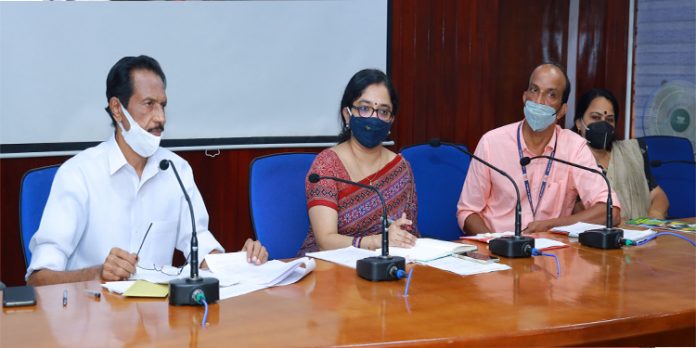 പെറ്റ് ഷോപ്പുകള്ക്ക് ലൈസന്സ് ഉണ്ടോ എന്ന് പരിശോധിക്കും : ജില്ലാ പഞ്ചായത്ത് പ്രസിഡന്റ് പെറ്റ് ഷോപ്പുകള്ക്ക് ലൈസന്സ് ഉണ്ടോ എന്ന് പരിശോധിക്കും : ജില്ലാ പഞ്ചായത്ത് പ്രസിഡന്റ്