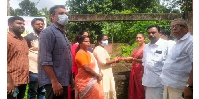 വെല് സെന്സസ് പദ്ധതിക്ക് കോയിപ്രം ബ്ലോക്കില് തുടക്കമായി വെല് സെന്സസ് പദ്ധതിക്ക് കോയിപ്രം ബ്ലോക്കില് തുടക്കമായി