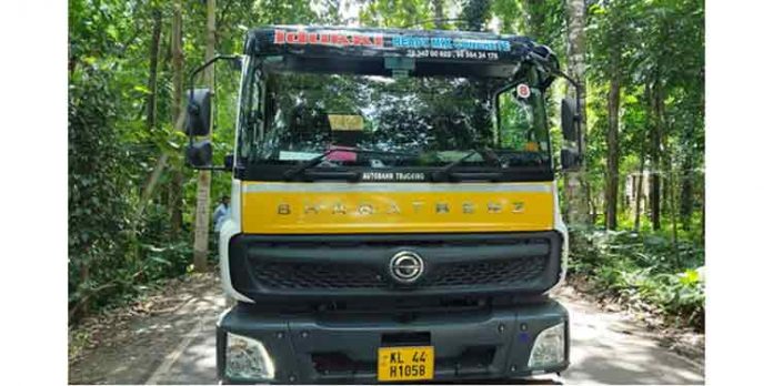 ചാലാപ്പള്ളി – കോട്ടാങ്ങൽ റോഡില് അപകടങ്ങള് തുടര്ക്കഥ ചാലാപ്പള്ളി – കോട്ടാങ്ങൽ റോഡില് അപകടങ്ങള് തുടര്ക്കഥ