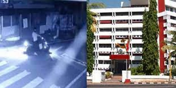 എകെജി സെന്റര് ആക്രമണം നടന്നിട്ട് 23 ആം ദിനം ; കേസ് ക്രൈംബ്രാഞ്ചിന് വിട്ടു എകെജി സെന്റര് ആക്രമണം നടന്നിട്ട് 23 ആം ദിനം ; കേസ് ക്രൈംബ്രാഞ്ചിന് വിട്ടു