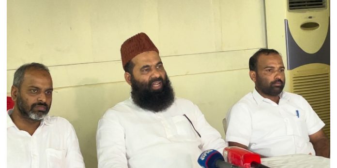 മുഖ്യമന്ത്രി ആർ എസ് എസ്സിന് വളം വെച്ചുനൽകുന്നു : മൂവാറ്റുപുഴ അഷ്റഫ് മൗലവി മുഖ്യമന്ത്രി ആർ എസ് എസ്സിന് വളം വെച്ചുനൽകുന്നു : മൂവാറ്റുപുഴ അഷ്റഫ് മൗലവി