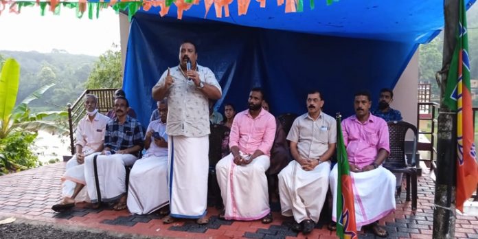 രാഷ്ട്രീയ വിശദീകരണ യോഗം നടത്തി രാഷ്ട്രീയ വിശദീകരണ യോഗം നടത്തി