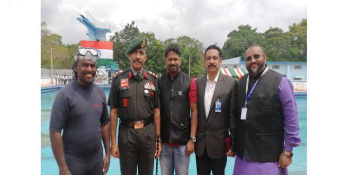 കാർഗിൽ വിജയ് ദിവസത്തിൽ ഡാവിഞ്ചി സുരേഷിന് യു.ആർ.എഫ് ലോക റിക്കോർഡ് സമ്മാനിച്ചു കാർഗിൽ വിജയ് ദിവസത്തിൽ ഡാവിഞ്ചി സുരേഷിന് യു.ആർ.എഫ് ലോക റിക്കോർഡ് സമ്മാനിച്ചു