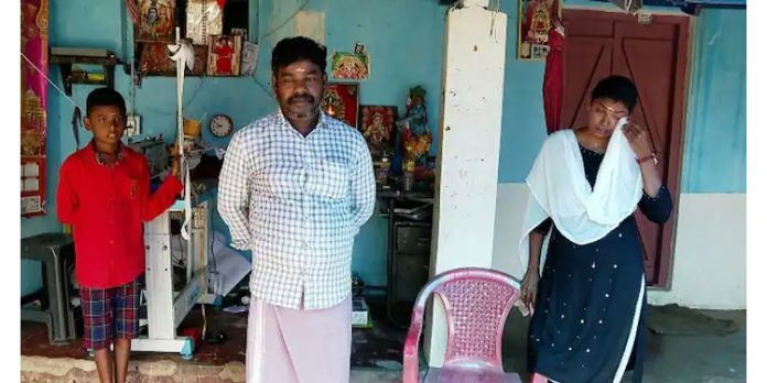 ‘മഷി നോട്ടത്തിലൂടെ മോഷ്ടാവിനെ കണ്ടെത്തി’ ; പാലക്കാട് നഗര ഹൃദയത്തിൽ കുടുംബത്തിന് സമുദായത്തിന്റെ വിലക്ക് ‘മഷി നോട്ടത്തിലൂടെ മോഷ്ടാവിനെ കണ്ടെത്തി’ ; പാലക്കാട് നഗര ഹൃദയത്തിൽ കുടുംബത്തിന് സമുദായത്തിന്റെ വിലക്ക്