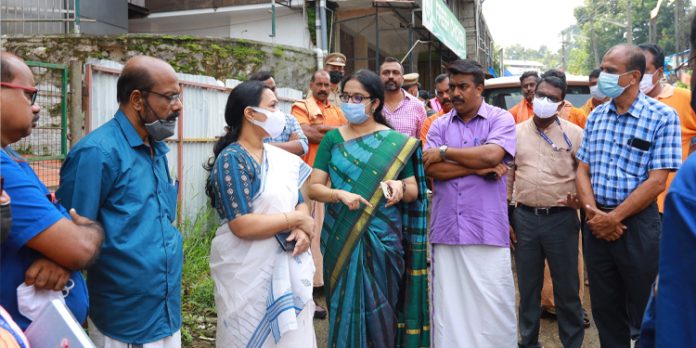 കോഴഞ്ചേരി പാലം മാര്ച്ച് മാസത്തിനുള്ളില് യാഥാര്ത്ഥ്യമാക്കണം : മന്ത്രി വീണാ ജോര്ജ് കോഴഞ്ചേരി പാലം മാര്ച്ച് മാസത്തിനുള്ളില് യാഥാര്ത്ഥ്യമാക്കണം : മന്ത്രി വീണാ ജോര്ജ്