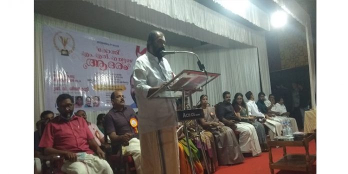 സാമൂഹിക പ്രതിബദ്ധത ഉള്ള വിഷയങ്ങൾ പുതിയ പാഠപുസ്തകത്തിൽ ഉൾപ്പെടുത്തും : മന്ത്രി വി ശിവൻകുട്ടി സാമൂഹിക പ്രതിബദ്ധത ഉള്ള വിഷയങ്ങൾ പുതിയ പാഠപുസ്തകത്തിൽ ഉൾപ്പെടുത്തും : മന്ത്രി വി ശിവൻകുട്ടി