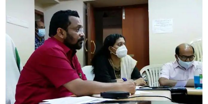 ഇക്കുറി അധിക മഴ ഉണ്ടാകില്ലെന്ന് റവന്യൂ മന്ത്രി ; ദുരന്ത നിവാരണ പ്രവർത്തനങ്ങൾക്ക് സംസ്ഥാനം സജ്ജം ഇക്കുറി അധിക മഴ ഉണ്ടാകില്ലെന്ന് റവന്യൂ മന്ത്രി ; ദുരന്ത നിവാരണ പ്രവർത്തനങ്ങൾക്ക് സംസ്ഥാനം സജ്ജം