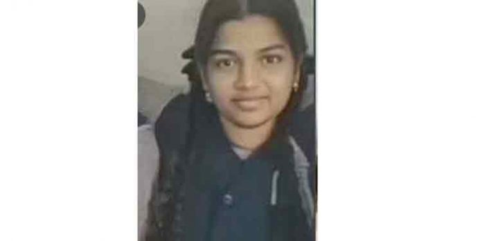 കള്ളാക്കുറിച്ചിയിൽ ആത്മഹത്യ ചെയ്ത പ്ലസ് ടു വിദ്യാർത്ഥിനിയുടെ മൃതശരീരം ഏറ്റുവാങ്ങാൻ തയ്യാറാണെന്ന് മാതാപിതാക്കൾ കള്ളാക്കുറിച്ചിയിൽ ആത്മഹത്യ ചെയ്ത പ്ലസ് ടു വിദ്യാർത്ഥിനിയുടെ മൃതശരീരം ഏറ്റുവാങ്ങാൻ തയ്യാറാണെന്ന് മാതാപിതാക്കൾ