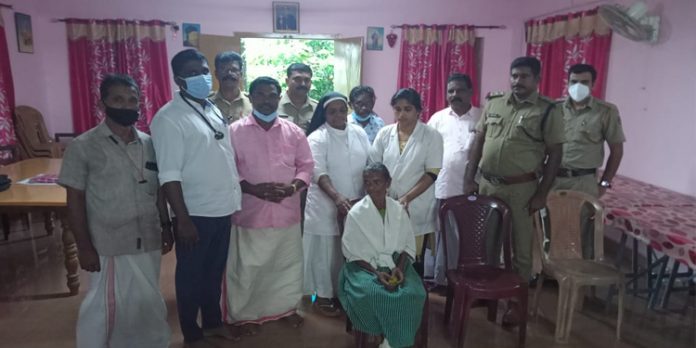 വ്രണത്തിൽ പുഴുവരിച്ച് അവശനിലയിൽ കഴിഞ്ഞ വയോധികയ്ക്ക് പോലീസ് രക്ഷകരായി വ്രണത്തിൽ പുഴുവരിച്ച് അവശനിലയിൽ കഴിഞ്ഞ വയോധികയ്ക്ക് പോലീസ് രക്ഷകരായി