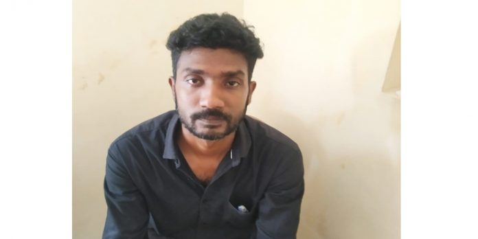 പിസ്റ്റൾ തുടങ്ങിയ മാരകായുധങ്ങളുമായി യുവാവ് പിടിയിൽ പിസ്റ്റൾ തുടങ്ങിയ മാരകായുധങ്ങളുമായി യുവാവ് പിടിയിൽ