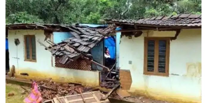 വയനാട്ടിൽ മഴക്കെടുതി ; വീടുകൾ തകർന്നു വയനാട്ടിൽ മഴക്കെടുതി ; വീടുകൾ തകർന്നു