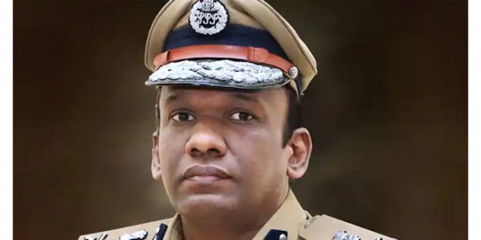 മനോജ് എബ്രഹാം വിജിലൻസ് മേധാവി ; പോലീസ് തലപ്പത്ത് അഴിച്ചുപണി, കൂട്ട സ്ഥലംമാറ്റം മനോജ് എബ്രഹാം വിജിലൻസ് മേധാവി ; പോലീസ് തലപ്പത്ത് അഴിച്ചുപണി, കൂട്ട സ്ഥലംമാറ്റം