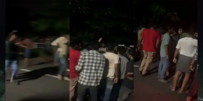 പെൺകുട്ടികളോട് അപമര്യാദയായി പെരുമാറിയ ആളെ വിട്ടയച്ചു ; തൃശ്ശൂരിൽ വിദ്യാർത്ഥികളും പോലീസും തമ്മിൽ സംഘർഷം പെൺകുട്ടികളോട് അപമര്യാദയായി പെരുമാറിയ ആളെ വിട്ടയച്ചു ; തൃശ്ശൂരിൽ വിദ്യാർത്ഥികളും പോലീസും തമ്മിൽ സംഘർഷം