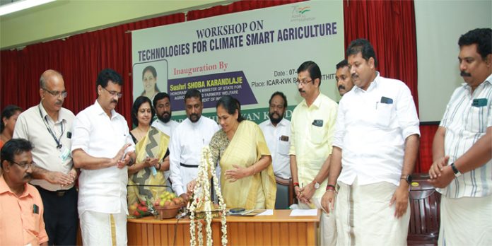 കാര്ഷിക ഉല്പന്നങ്ങള് സമയബന്ധിതമായി കയറ്റുമതി ചെയ്ത് അധിക വരുമാനം നേടണം : കേന്ദ്ര കൃഷി സഹമന്ത്രി ശോഭാ കരന്ദലജെ കാര്ഷിക ഉല്പന്നങ്ങള് സമയബന്ധിതമായി കയറ്റുമതി ചെയ്ത് അധിക വരുമാനം നേടണം : കേന്ദ്ര കൃഷി സഹമന്ത്രി ശോഭാ കരന്ദലജെ