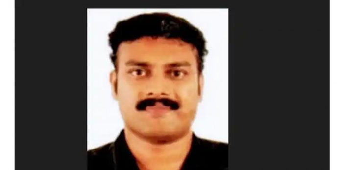 അധ്യാപകൻ വീട്ടിലെ ശുചിമുറിയില് കുഴഞ്ഞുവീണ് മരിച്ചു അധ്യാപകൻ വീട്ടിലെ ശുചിമുറിയില് കുഴഞ്ഞുവീണ് മരിച്ചു
