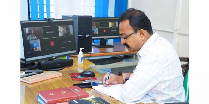 ആവശ്യമെങ്കില് മണ്ണിടിച്ചില് സാധ്യതാ പ്രദേശങ്ങളില് നിന്നും ആളുകളെ ഒഴിപ്പിക്കും ആവശ്യമെങ്കില് മണ്ണിടിച്ചില് സാധ്യതാ പ്രദേശങ്ങളില് നിന്നും ആളുകളെ ഒഴിപ്പിക്കും