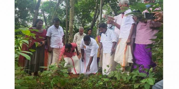 കാഞ്ഞിരങ്കടവ് പാലം : സര്വേ കല്ല് സ്ഥാപിച്ചു കാഞ്ഞിരങ്കടവ് പാലം : സര്വേ കല്ല് സ്ഥാപിച്ചു
