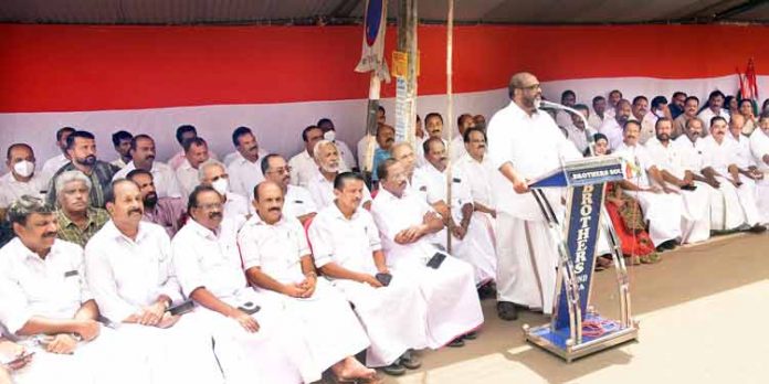 പിണറായി വിജയന് ഇന്ത്യകണ്ട ഏറ്റവും മോശം മുഖ്യമന്ത്രി : സി.പി ജോണ് പിണറായി വിജയന് ഇന്ത്യകണ്ട ഏറ്റവും മോശം മുഖ്യമന്ത്രി : സി.പി ജോണ്