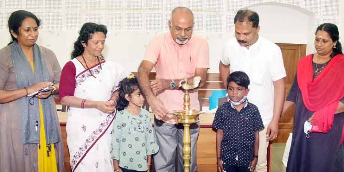 കുട്ടിക്കൊരു കളിപ്പാട്ടം പദ്ധതി ഉദ്ഘാടനം ചെയ്തു കുട്ടിക്കൊരു കളിപ്പാട്ടം പദ്ധതി ഉദ്ഘാടനം ചെയ്തു