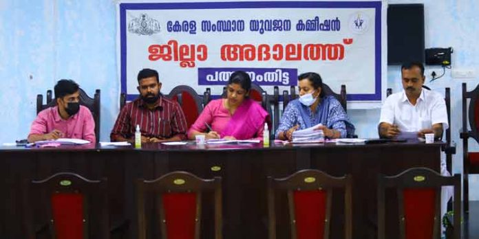 വിദേശത്ത് തൊഴില് വാഗ്ദാനം ചെയ്ത് തട്ടിപ്പ് : അന്വേഷണത്തിന് സംസ്ഥാന യുവജന കമ്മിഷന്റെ നിര്ദേശം വിദേശത്ത് തൊഴില് വാഗ്ദാനം ചെയ്ത് തട്ടിപ്പ് : അന്വേഷണത്തിന് സംസ്ഥാന യുവജന കമ്മിഷന്റെ നിര്ദേശം