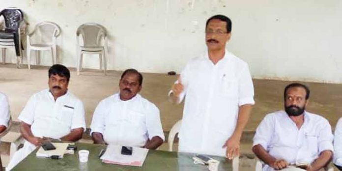 ജനകീയ വിഷയങ്ങളില് സി.പി.എമ്മിന്റെ ഇരട്ടത്താപ്പ് ജനങ്ങള് തിരിച്ചറിയും ; അഡ്വ.പഴകുളം മധു ജനകീയ വിഷയങ്ങളില് സി.പി.എമ്മിന്റെ ഇരട്ടത്താപ്പ് ജനങ്ങള് തിരിച്ചറിയും ; അഡ്വ.പഴകുളം മധു