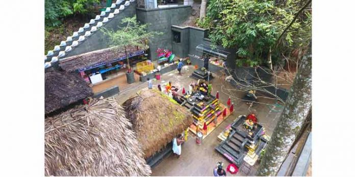 കല്ലേലി കാവിൽ വാവൂട്ടി കർക്കടക വാവ് പിതൃപൂജയും ബലി കര്മ്മവും 28 ന് കല്ലേലി കാവിൽ വാവൂട്ടി കർക്കടക വാവ് പിതൃപൂജയും ബലി കര്മ്മവും 28 ന്