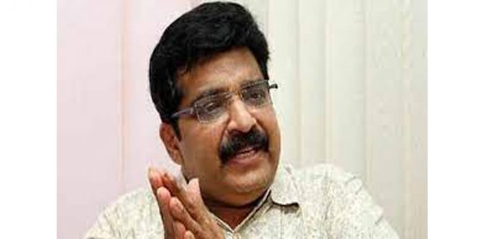 പെൺകുട്ടികളെ പാന്റും ഷർട്ടും ധരിപ്പിക്കുന്നതെന്തിന്? പിണറായി സാരി ധരിക്കുമോ? സാമൂഹ്യനീതിയാണ് വേണ്ടത് : മുനീർ പെൺകുട്ടികളെ പാന്റും ഷർട്ടും ധരിപ്പിക്കുന്നതെന്തിന്? പിണറായി സാരി ധരിക്കുമോ? സാമൂഹ്യനീതിയാണ് വേണ്ടത് : മുനീർ