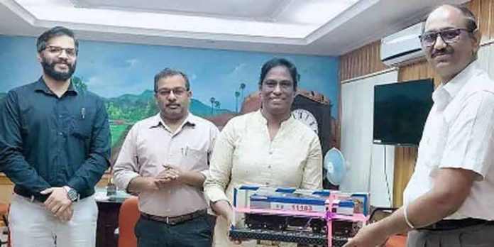 പി.ടി ഉഷ റെയില്വെയില് നിന്നും സ്വയം വിരമിച്ചു ; വിരമിച്ചത് രണ്ട് വര്ഷം കൂടി ബാക്കിയുള്ളപ്പോള് പി.ടി ഉഷ റെയില്വെയില് നിന്നും സ്വയം വിരമിച്ചു ; വിരമിച്ചത് രണ്ട് വര്ഷം കൂടി ബാക്കിയുള്ളപ്പോള്