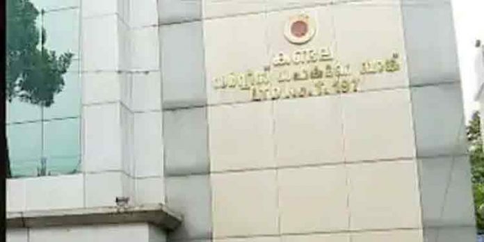 നിക്ഷേപ തുക തിരിച്ചു നല്കാന് കഴിയാതെ 164 സഹകരണ സംഘങ്ങൾ നിക്ഷേപ തുക തിരിച്ചു നല്കാന് കഴിയാതെ 164 സഹകരണ സംഘങ്ങൾ