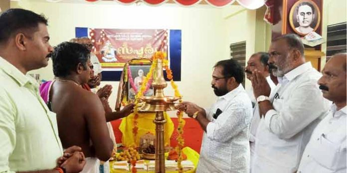 എസ്.എന്.ഡി.പി യോഗം ചെങ്ങന്നൂര് യൂണിയനില് ഗുരുപൂര്ണ്ണിമ ആഘോഷം എസ്.എന്.ഡി.പി യോഗം ചെങ്ങന്നൂര് യൂണിയനില് ഗുരുപൂര്ണ്ണിമ ആഘോഷം