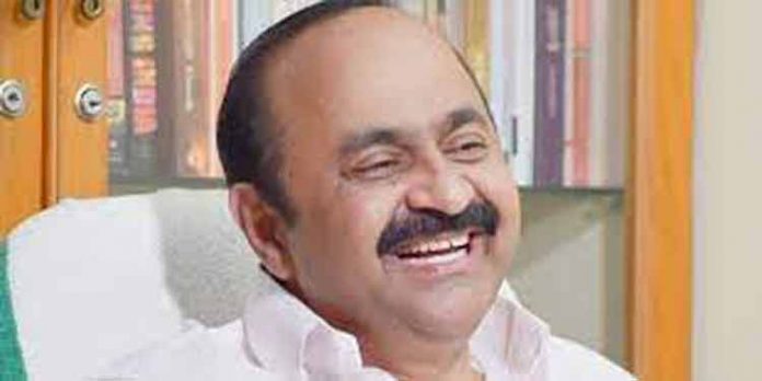 സജി ചെറിയന്റെ രാജിയില് സിപിഎം നിലപാട് അത്ഭുതകരം – സ്വപ്നയെ സർക്കാർ സമ്മർദത്തിൽ ആക്കുകയാണ് ; വി.ഡി സതീശന് സജി ചെറിയന്റെ രാജിയില് സിപിഎം നിലപാട് അത്ഭുതകരം – സ്വപ്നയെ സർക്കാർ സമ്മർദത്തിൽ ആക്കുകയാണ് ; വി.ഡി സതീശന്
