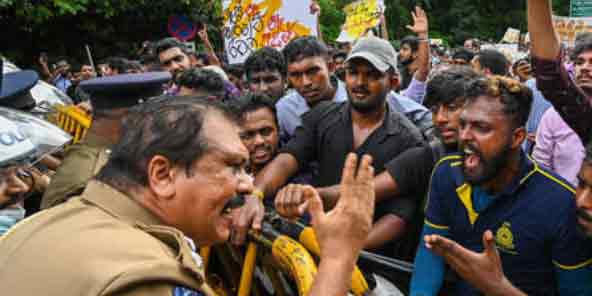 ശ്രീലങ്കയില് അടിയന്തരാവസ്ഥ പ്രഖ്യാപിച്ചു ശ്രീലങ്കയില് അടിയന്തരാവസ്ഥ പ്രഖ്യാപിച്ചു