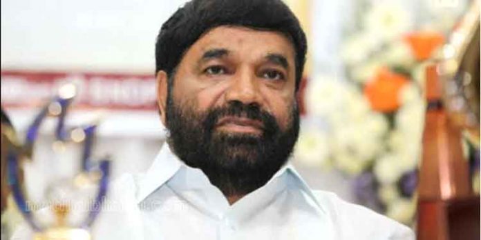 ഉത്സവത്തിനിടെ ഹെഡ്ഗേവാറിന്റെ ചിത്രം ഉയർത്തിയ സംഭവത്തിൽ കർശന നടപടിയെടുക്കാൻ മന്ത്രി വി എൻ വാസവൻ്റെ നിർദേശം ഉത്സവത്തിനിടെ ഹെഡ്ഗേവാറിന്റെ ചിത്രം ഉയർത്തിയ സംഭവത്തിൽ കർശന നടപടിയെടുക്കാൻ മന്ത്രി വി എൻ വാസവൻ്റെ നിർദേശം