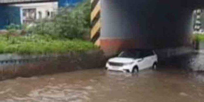 കര്ണാടകയില് കനത്ത മഴയെതുടര്ന്നുണ്ടായ മണ്ണിടിച്ചിലില് ആറ് മരണം കര്ണാടകയില് കനത്ത മഴയെതുടര്ന്നുണ്ടായ മണ്ണിടിച്ചിലില് ആറ് മരണം