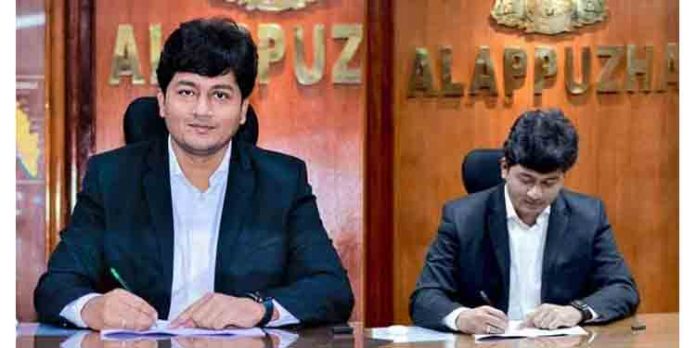 ആലപ്പുഴ ജില്ലാ കളക്ടറായി വി ആര് കൃഷ്ണ തേജ ചുമതലയേറ്റു ആലപ്പുഴ ജില്ലാ കളക്ടറായി വി ആര് കൃഷ്ണ തേജ ചുമതലയേറ്റു