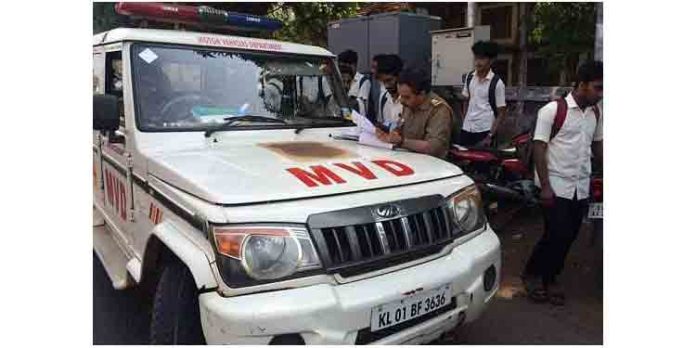 സർക്കാർ വാഹനങ്ങളുടെ ദുരുപയോഗം തടയാൻ നടപടിയുമായി മോട്ടാർവാഹനവകുപ്പ് സർക്കാർ വാഹനങ്ങളുടെ ദുരുപയോഗം തടയാൻ നടപടിയുമായി മോട്ടാർവാഹനവകുപ്പ്
